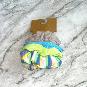 Berry Scrunchi hair tie set